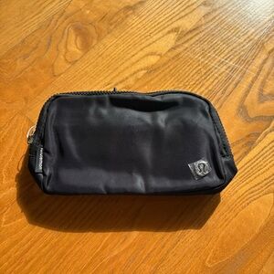 Lululemon Everywhere Belt Bag Black 1L